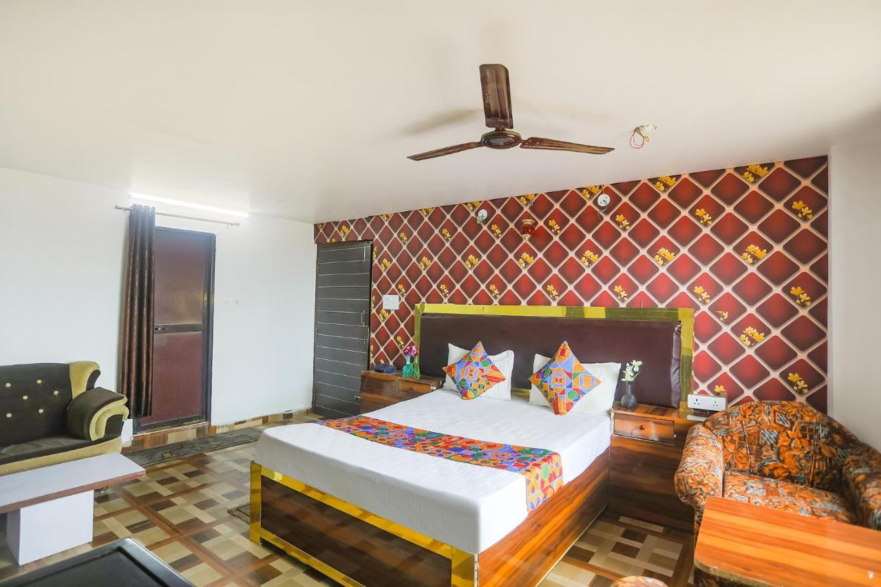 Fabexpress Umbrella Hotel Danapur Exterior photo